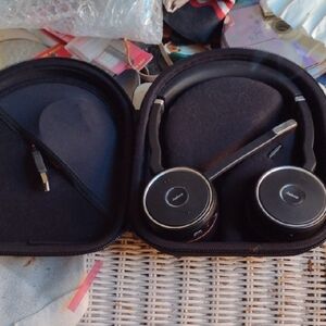 W44L GN Jabra Black Wireless Headset with Case NWOT